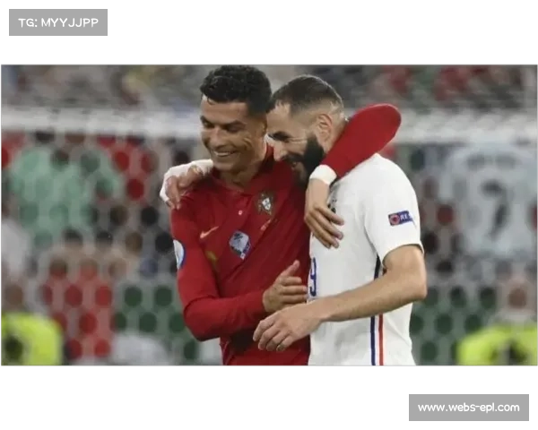 门兴莱比锡赛后交换球衣,塔巴科维奇与奥尔班相谈甚欢 门兴莱比锡赛后交换球衣,塔巴科维奇与奥尔班相谈甚欢